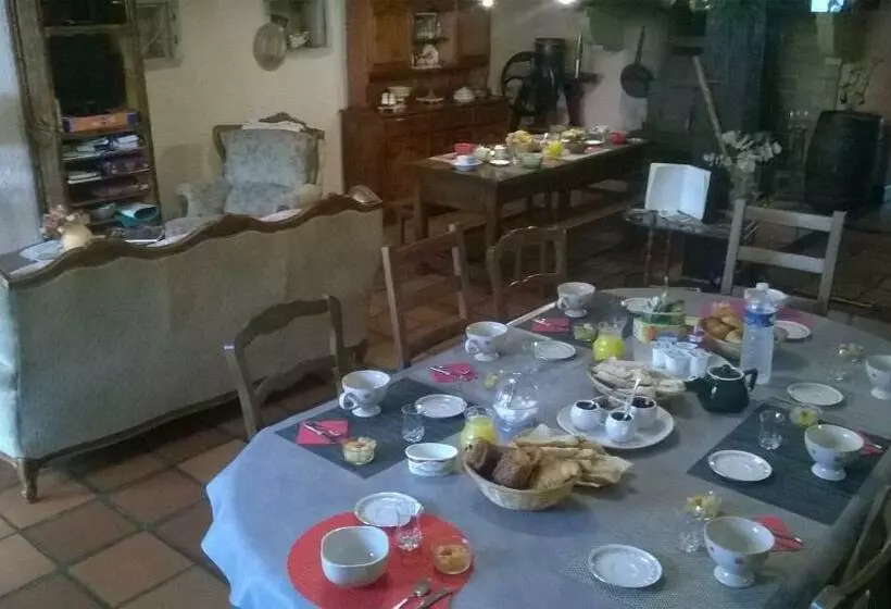 Aamiaismajoitus (B&B) Aux Ronzières