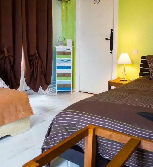 Aamiaismajoitus (B&B) Aux Ronzières