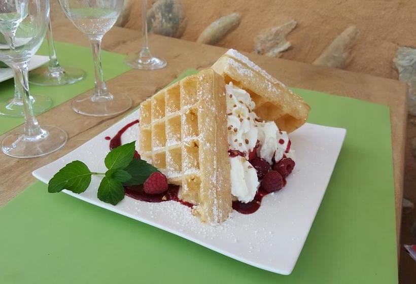 ベッドアンドブレックファースト Chambre D´hôtes Léonie & Restaurant