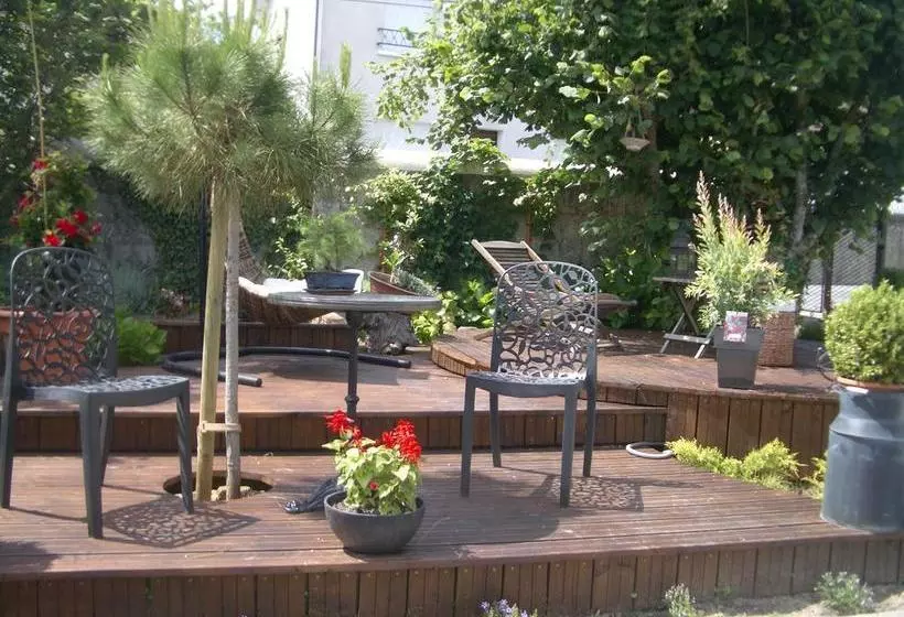 ベッドアンドブレックファースト La Rocheline