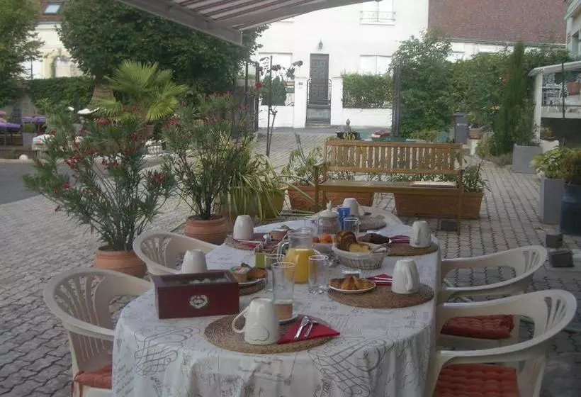 ベッドアンドブレックファースト La Rocheline