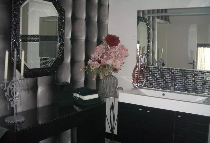 ベッドアンドブレックファースト La Rocheline