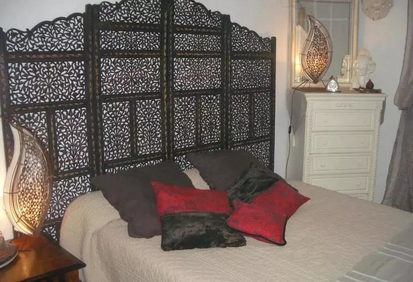 ベッドアンドブレックファースト La Rocheline