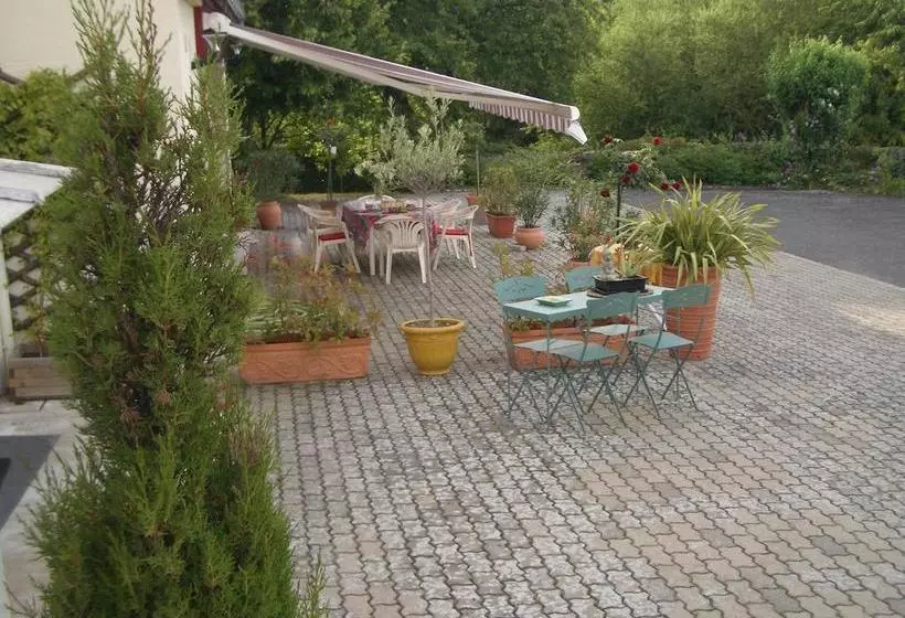 ベッドアンドブレックファースト La Rocheline