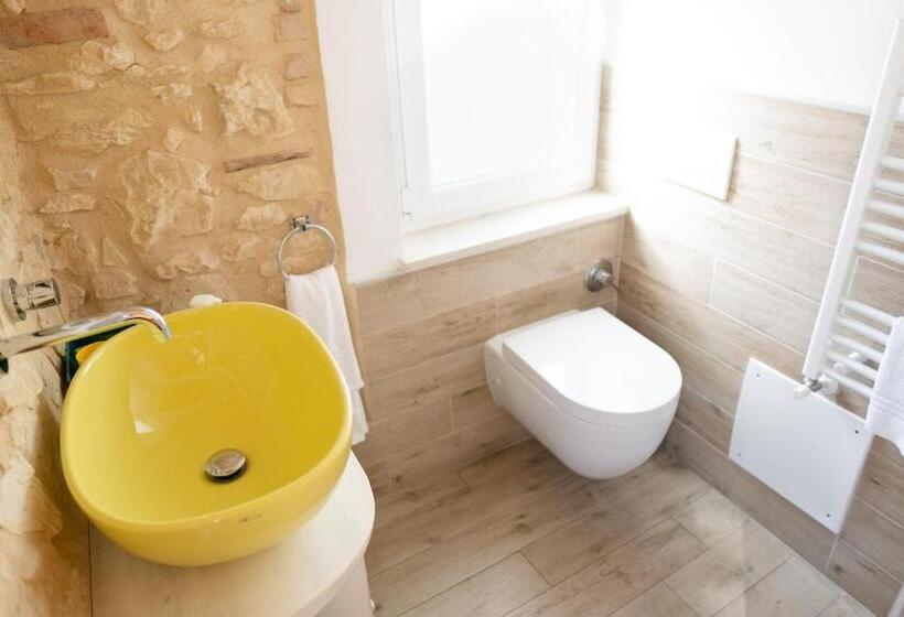 تختخواب و صبحانه Romeo Giulietta