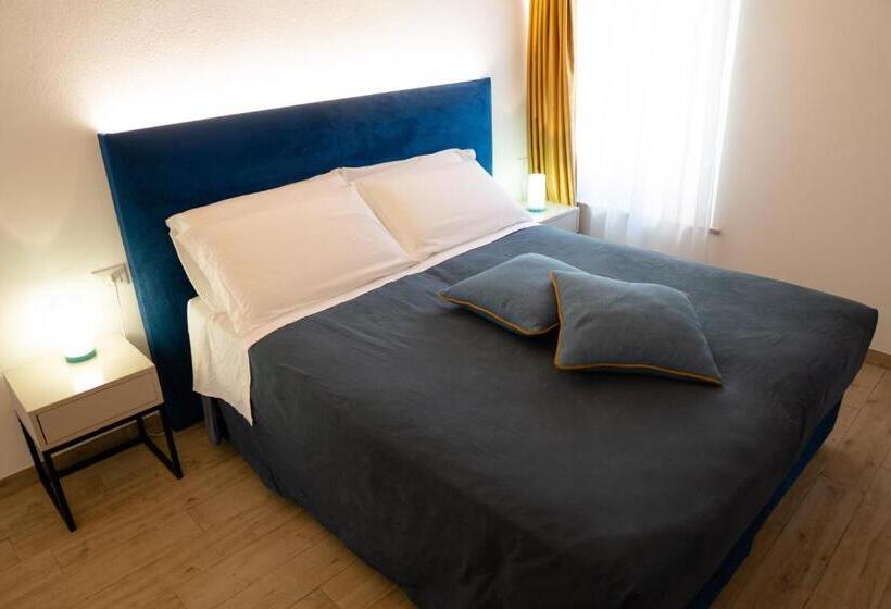 تختخواب و صبحانه Romeo Giulietta