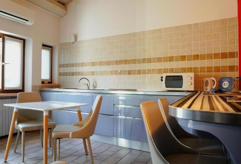 تختخواب و صبحانه Romeo Giulietta