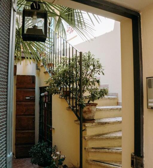 تختخواب و صبحانه Romeo Giulietta