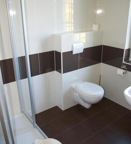 בית מלון כפרי Gasthof & Pension Zum Himmel