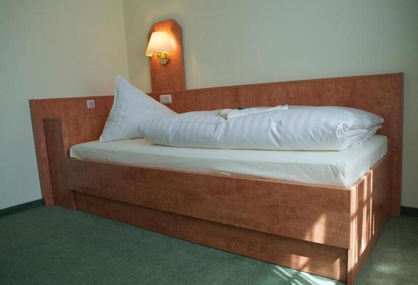 בית מלון כפרי Gasthof & Pension Zum Himmel