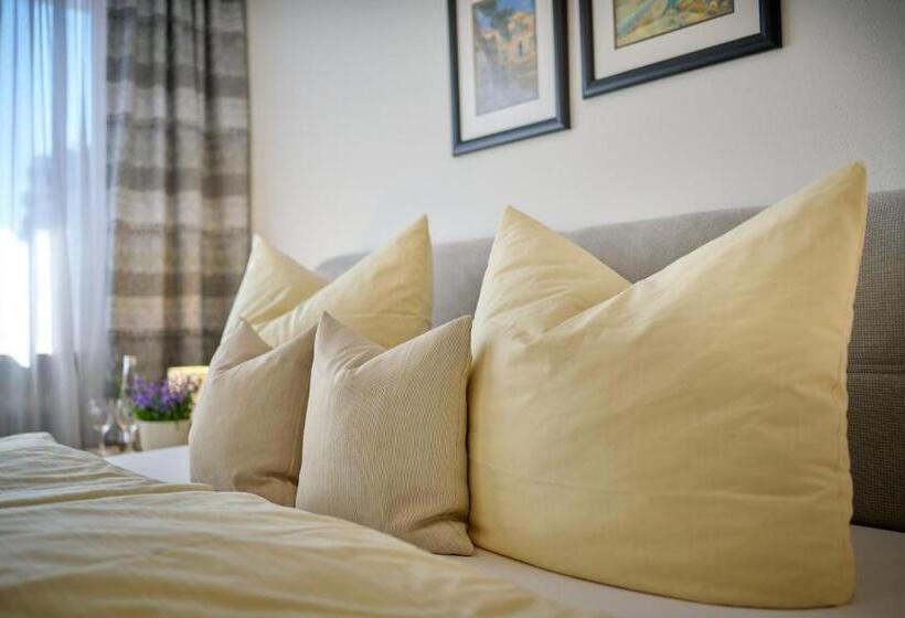 ホテル Restaurant Zum Goldenen Anker Mit Hallenbad & Wellnessbereich