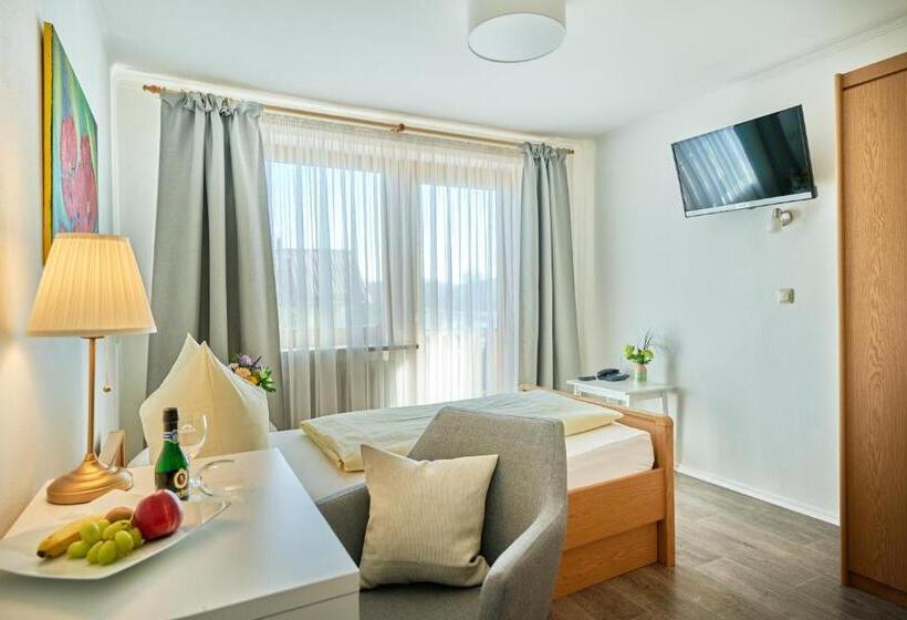 ホテル Restaurant Zum Goldenen Anker Mit Hallenbad & Wellnessbereich