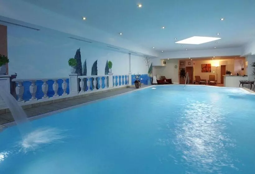 ホテル Restaurant Zum Goldenen Anker Mit Hallenbad & Wellnessbereich