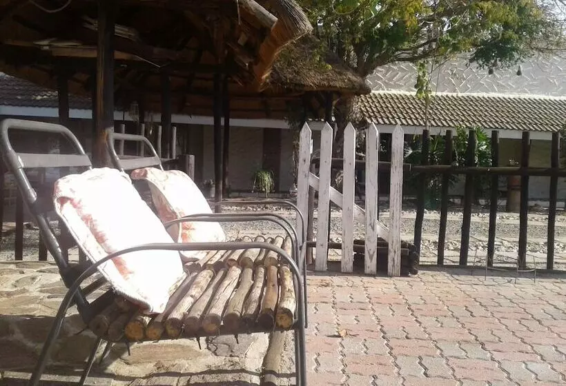 هتل Road View Lodge