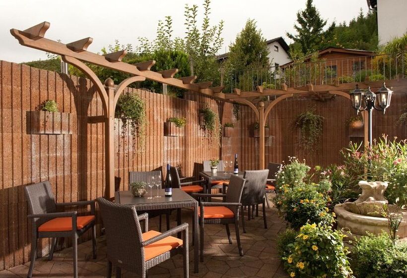 ホテル Weingut Hees   Landgasthof Zum Jäger Aus Kurpfalz