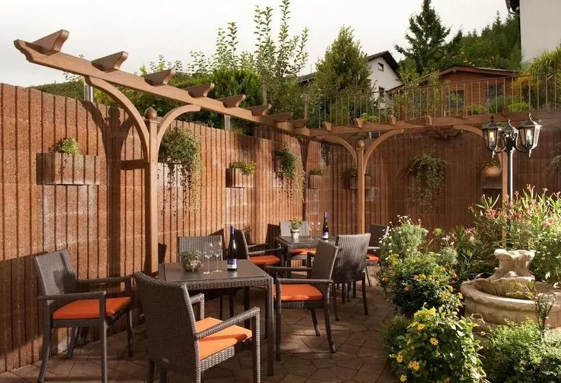 ホテル Weingut Hees   Landgasthof Zum Jäger Aus Kurpfalz