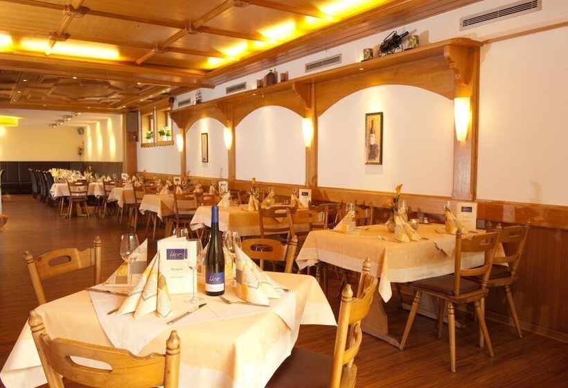 ホテル Weingut Hees   Landgasthof Zum Jäger Aus Kurpfalz