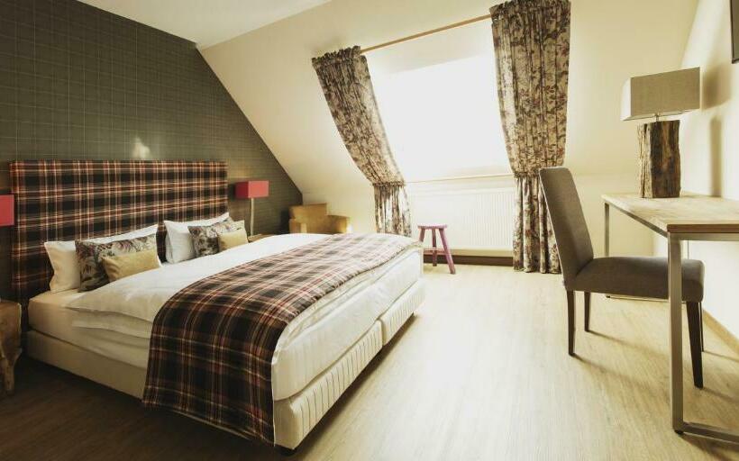 ホテル Weingut Hees   Landgasthof Zum Jäger Aus Kurpfalz