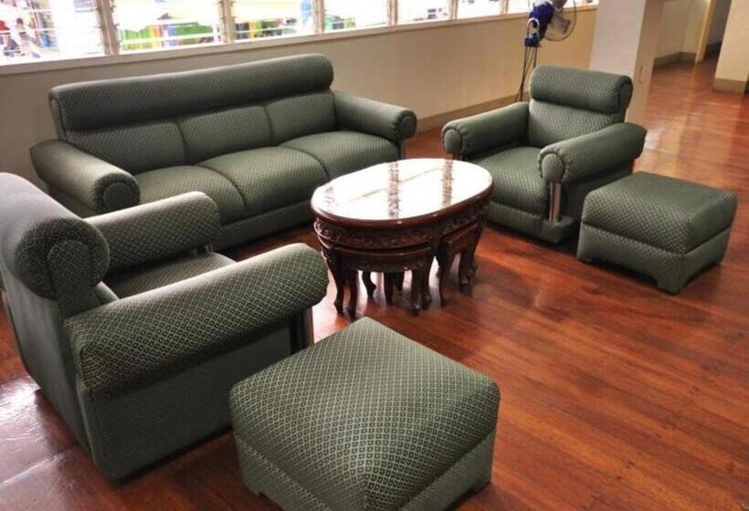 Marbella Leisure Hostel