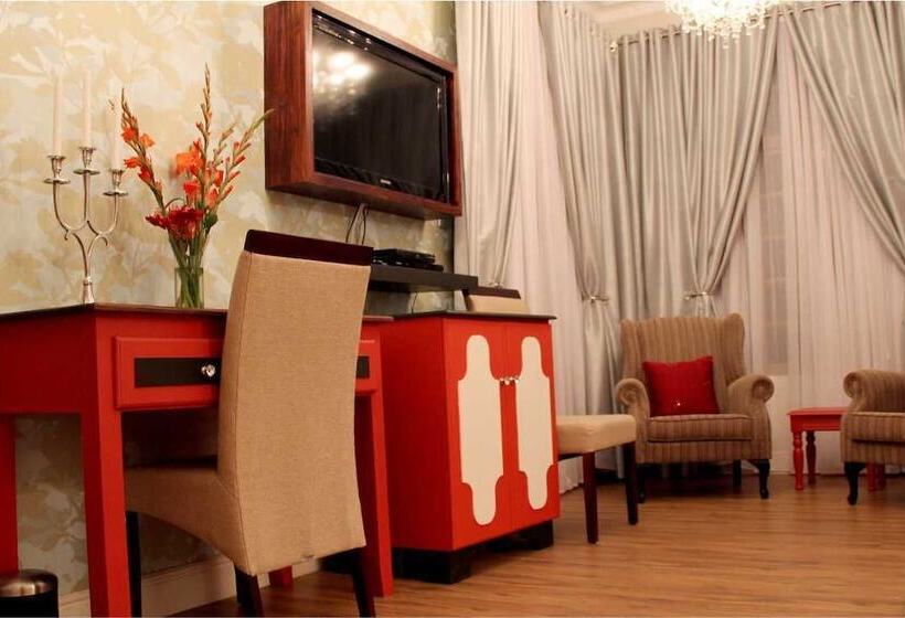 פנסיון The Gallery