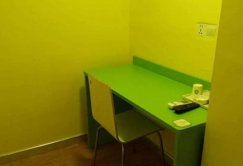 Yimi Hotel Changshou Metro Branch