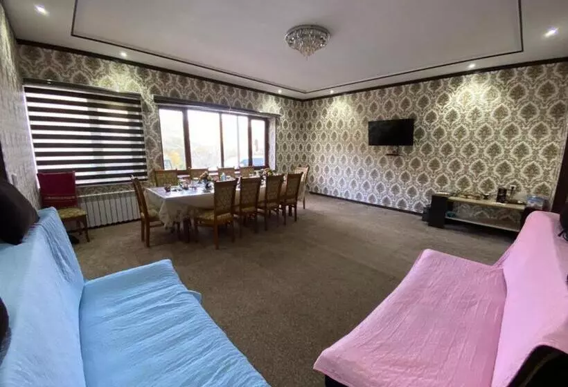 Retkeilymaja Uhum Guesthouse Nuratau Mountain