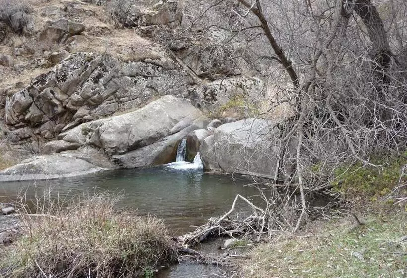 Retkeilymaja Uhum Guesthouse Nuratau Mountain