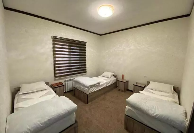 Retkeilymaja Uhum Guesthouse Nuratau Mountain