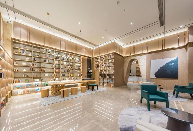 Atour Hotel Nanchang Red Valley Beach Qiushui Plaza