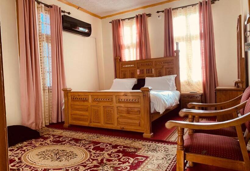 تختخواب و صبحانه Bottleneck Lodges