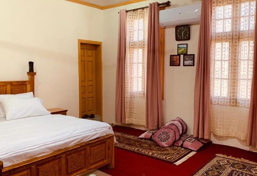 تختخواب و صبحانه Bottleneck Lodges