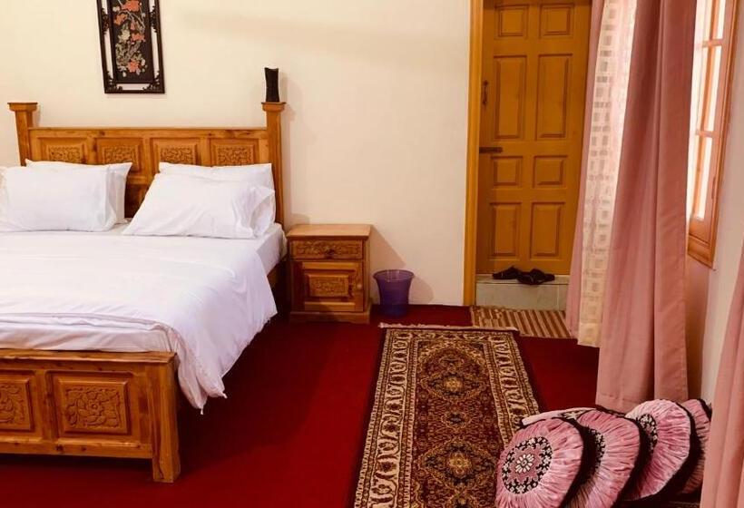 تختخواب و صبحانه Bottleneck Lodges