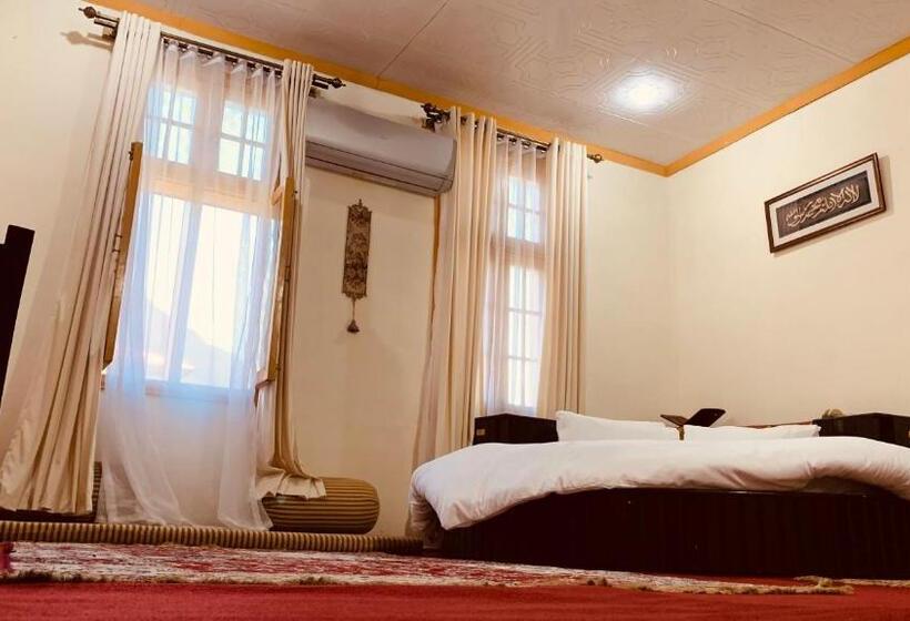 تختخواب و صبحانه Bottleneck Lodges