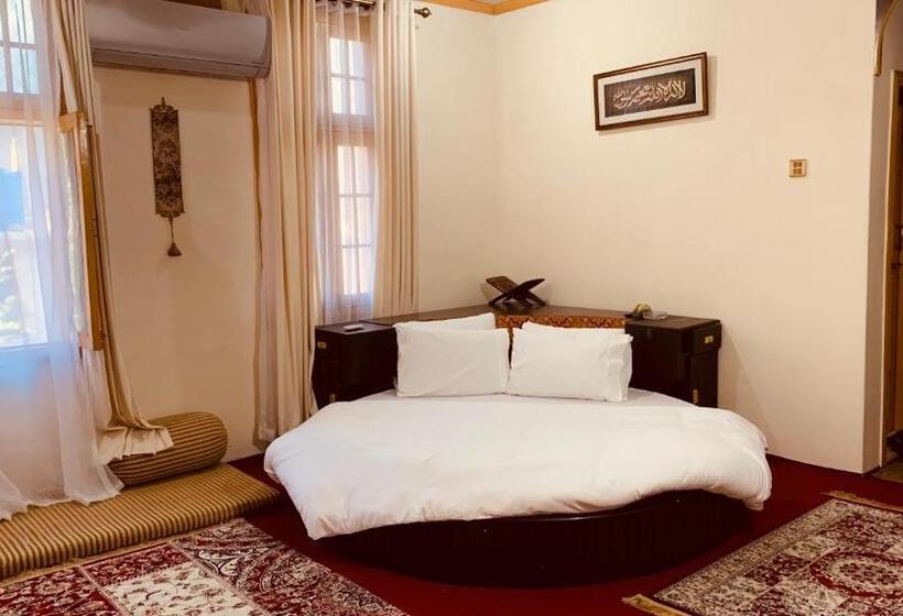 تختخواب و صبحانه Bottleneck Lodges