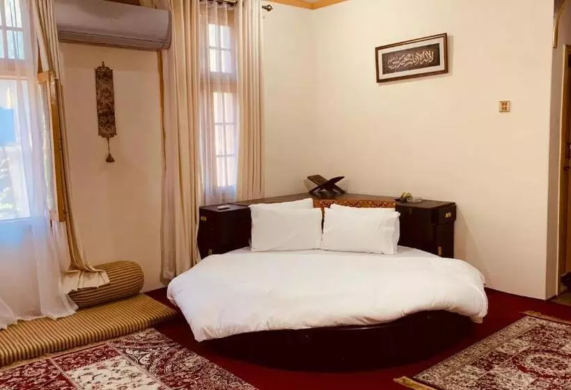 تختخواب و صبحانه Bottleneck Lodges