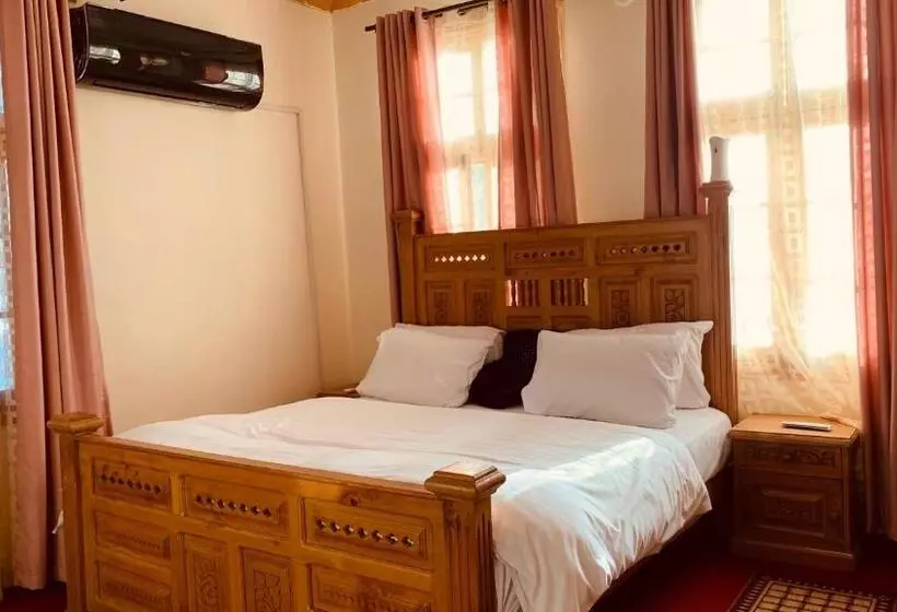 تختخواب و صبحانه Bottleneck Lodges