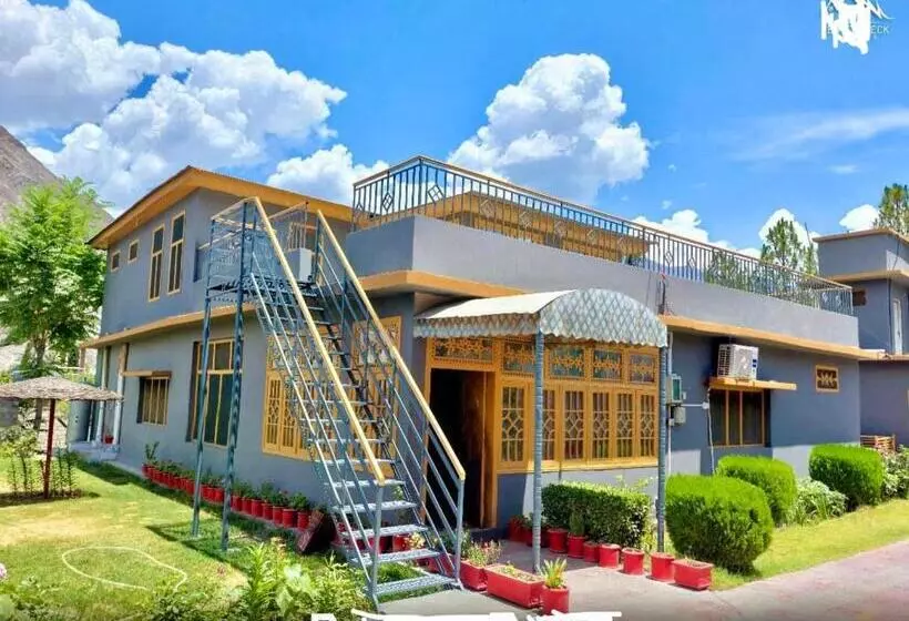 تختخواب و صبحانه Bottleneck Lodges