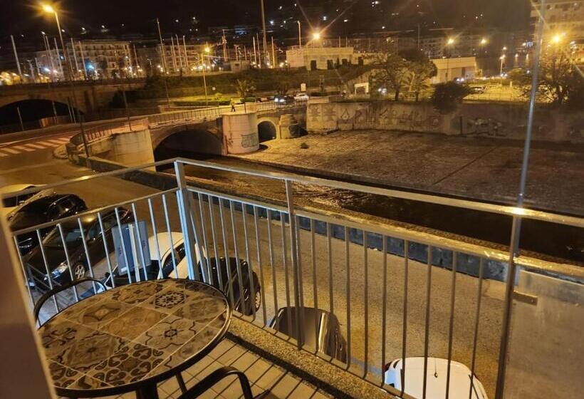 تختخواب و صبحانه Holding House  Close Train Station And Port