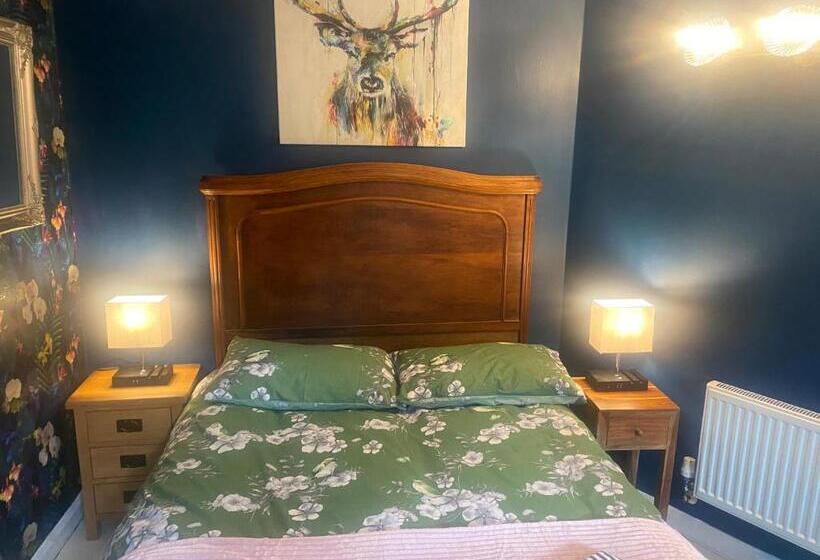 צימר Quiet Lower Floor 2 Bed City Apartment With Private Patio Garden