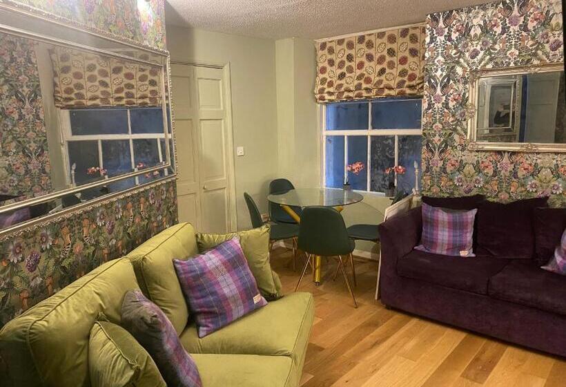 צימר Quiet Lower Floor 2 Bed City Apartment With Private Patio Garden