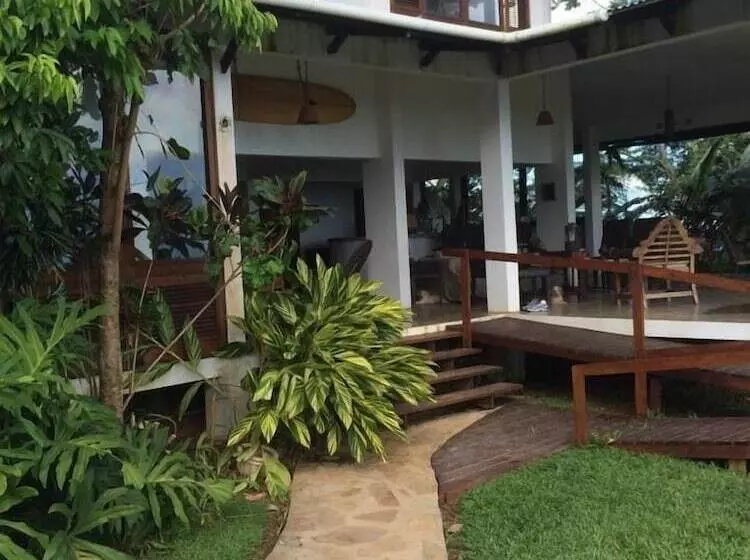 تختخواب و صبحانه Serenity Rainforest Retreat