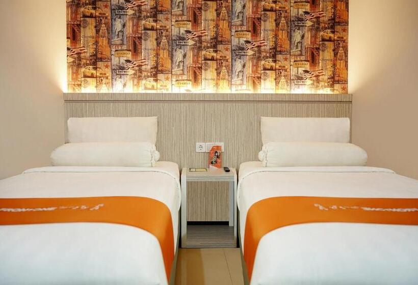 Front One Hotel Sragen