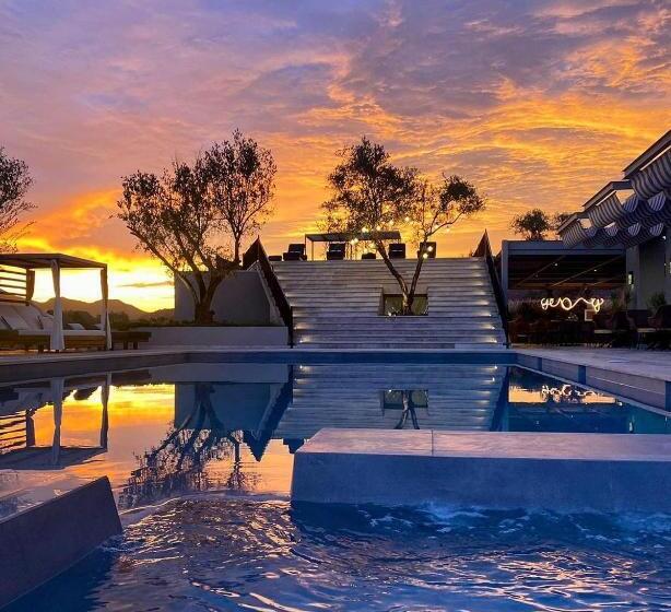 Отель Andana Winery & Spa