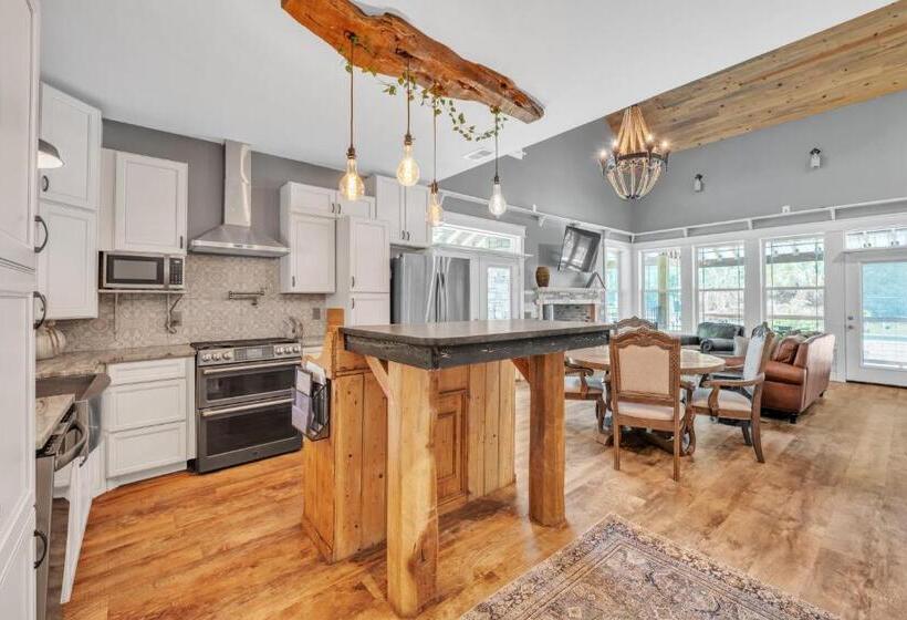 בית מלון כפרי Country Solitude Close To The Beach Farmhouse