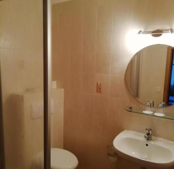 ホテル Gaststätte & Pension Zum Türmer