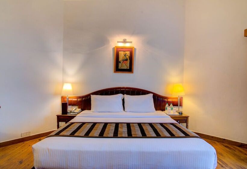 בית מלון כפרי Timber Trail Resort