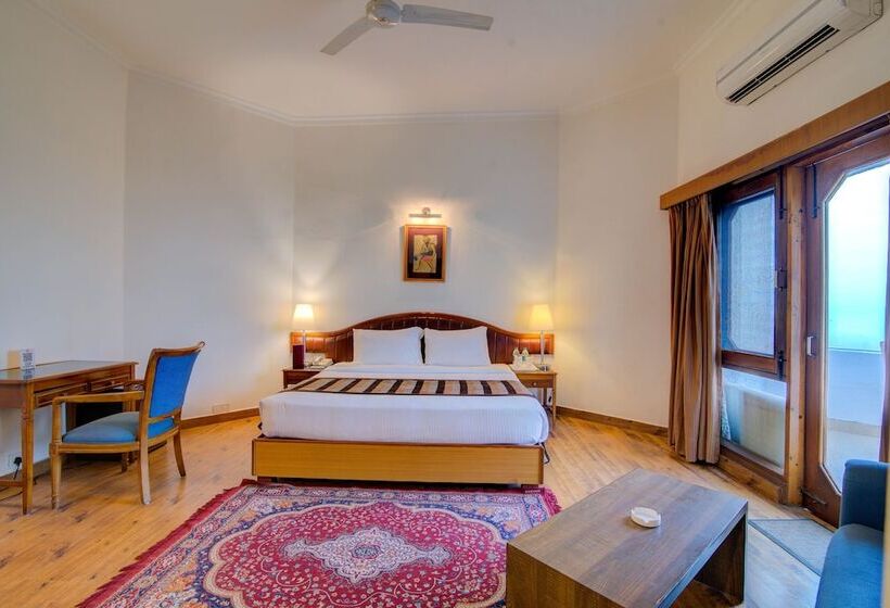 בית מלון כפרי Timber Trail Resort