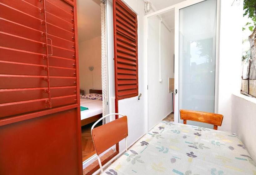 پانسیون Apartmani I Sobe Radojičić