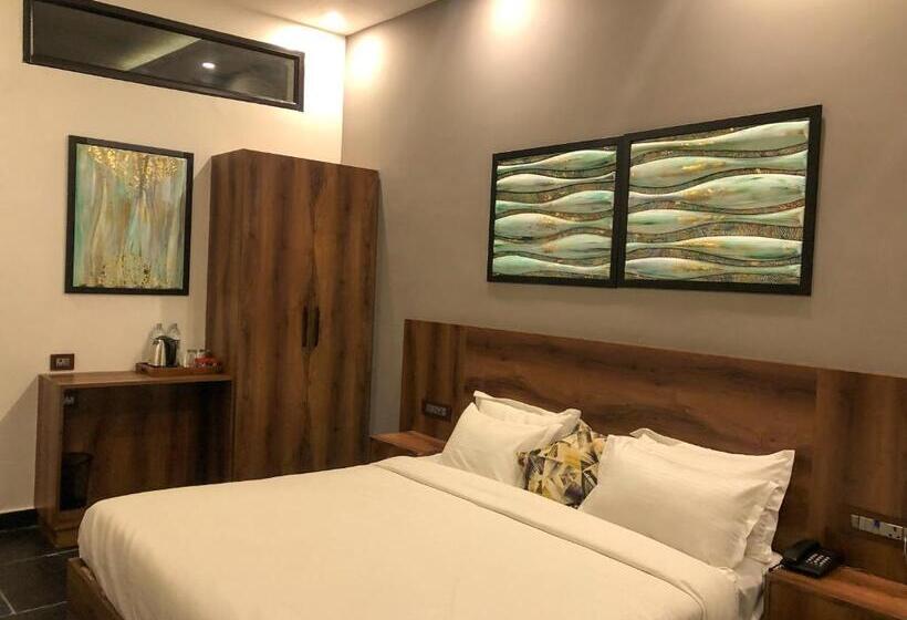 Majatalo Meeram Ganga, A Heritage Stay By The Ganges At Triveni Ghat