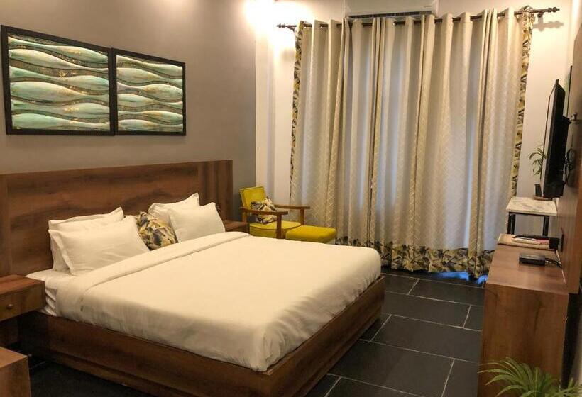 Majatalo Meeram Ganga, A Heritage Stay By The Ganges At Triveni Ghat